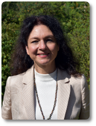 Frau Döllinger, Schulamtsdirektorin