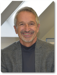 Herr Schatz, Schulamtsdirektor